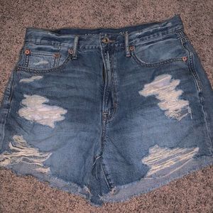 American Eagle 90s boyfriend short